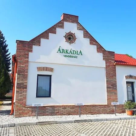 Arkadia Vendeghaz 게스트하우스 Lábatlan