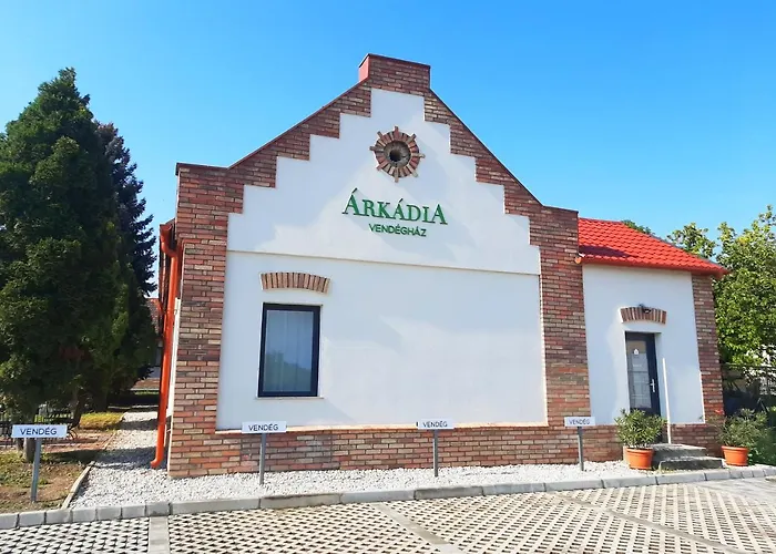 Arkadia Vendeghaz Pensjonat Lábatlan